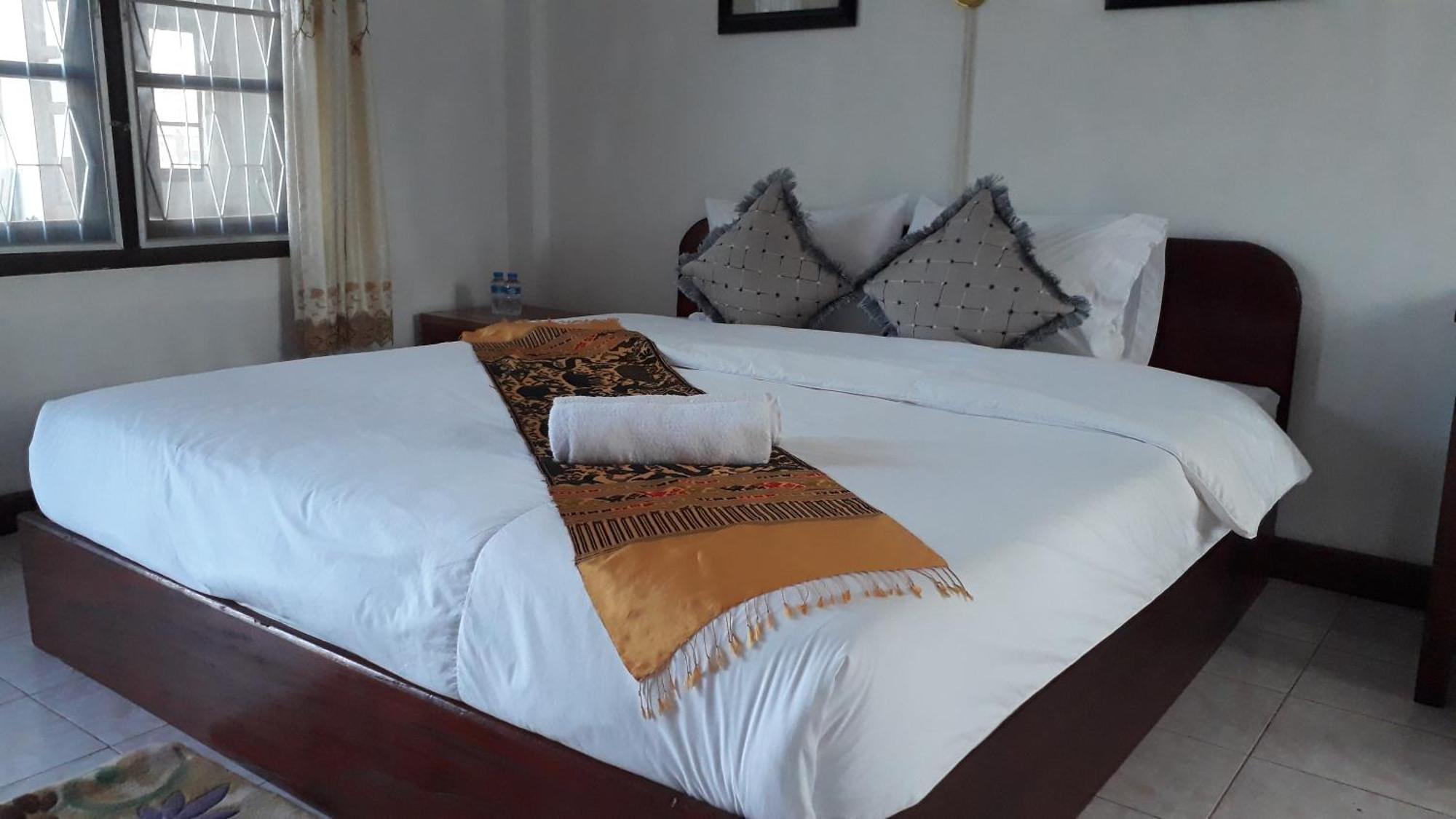 Sanhak Guesthouse 1 Ban Nahin-Nai Luaran gambar