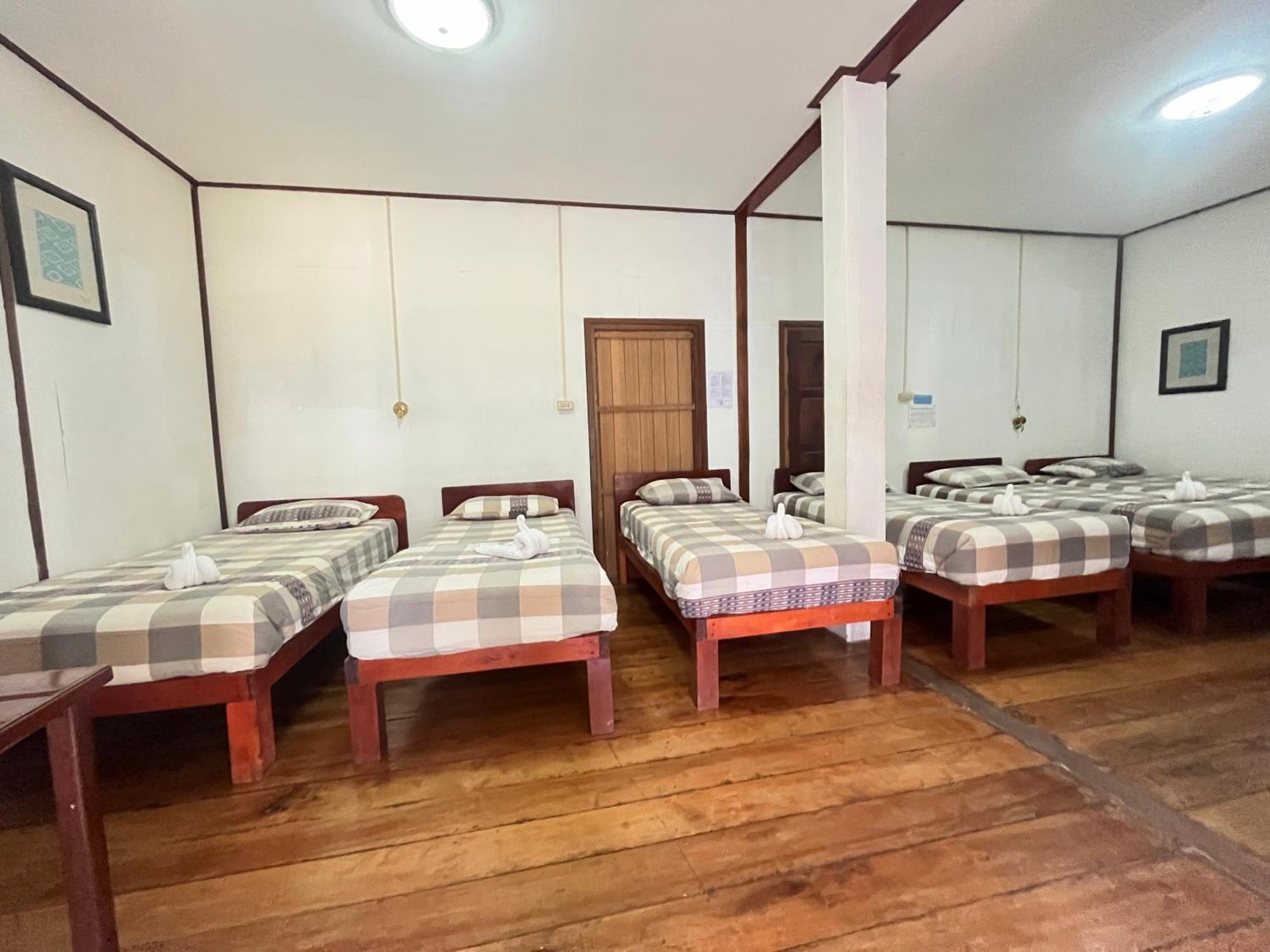 Sanhak Guesthouse 1 Ban Nahin-Nai Luaran gambar