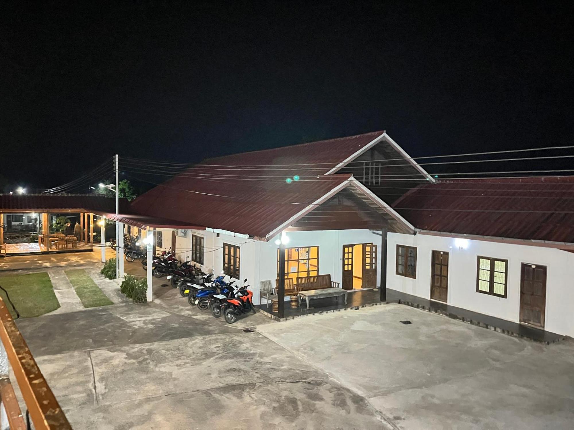 Sanhak Guesthouse 1 Ban Nahin-Nai Luaran gambar